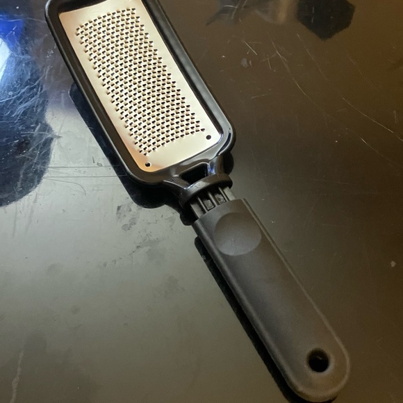 Professional Stainless Steel Curved Cheese Grater with Rubber Handle Grip - Picture 2 of 2